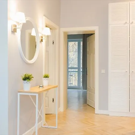 Apartment Shortstaypoland Walecznych B16 *