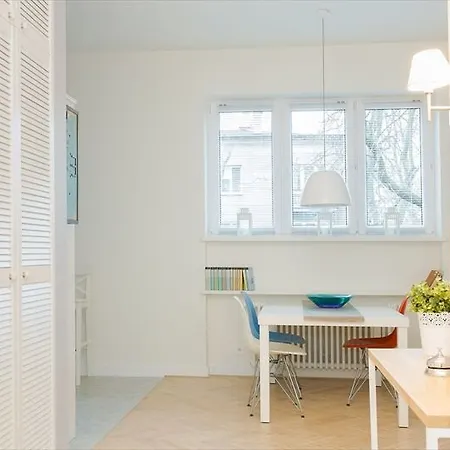 Shortstaypoland Walecznych B16