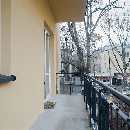 Shortstaypoland Walecznych B16 * Warsaw